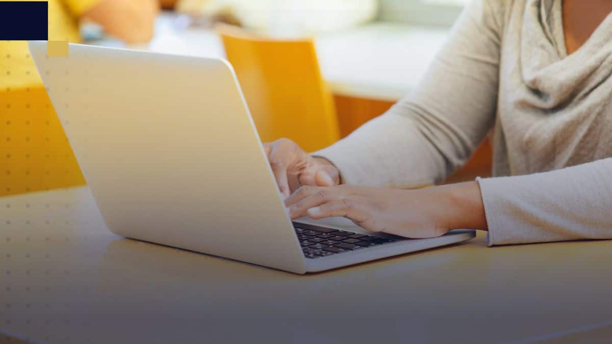 tesis en un ensayo académico universitario